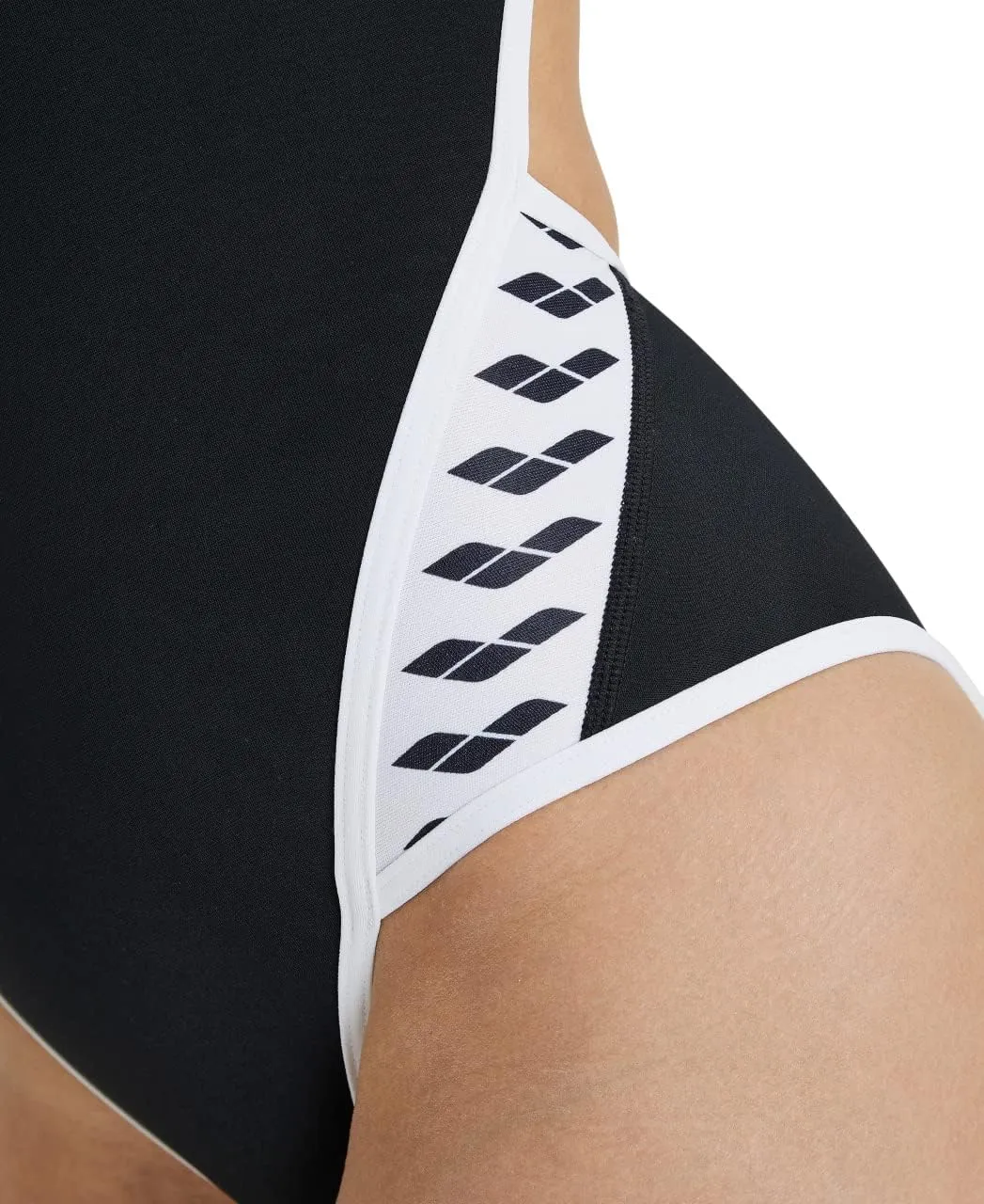 ARENA Women's Icons Solid Sports Swimsuit Super Fly Back Racing Training Competitive Swim Bathing Suit Athletic Swimwear
