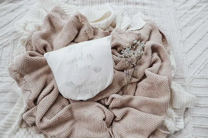 baby luno Bamboo Fitted Cot Sheet - Love Is All You Need