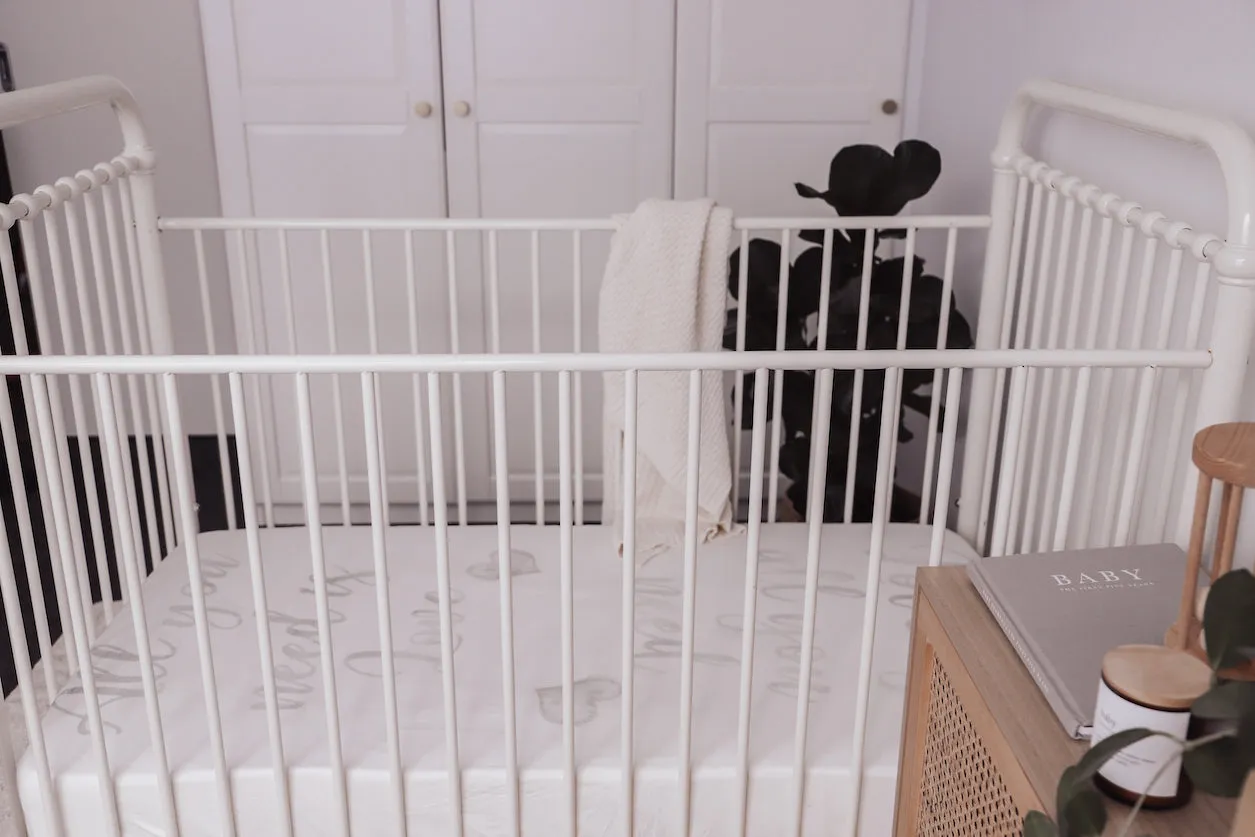 baby luno Bamboo Fitted Cot Sheet - Love Is All You Need