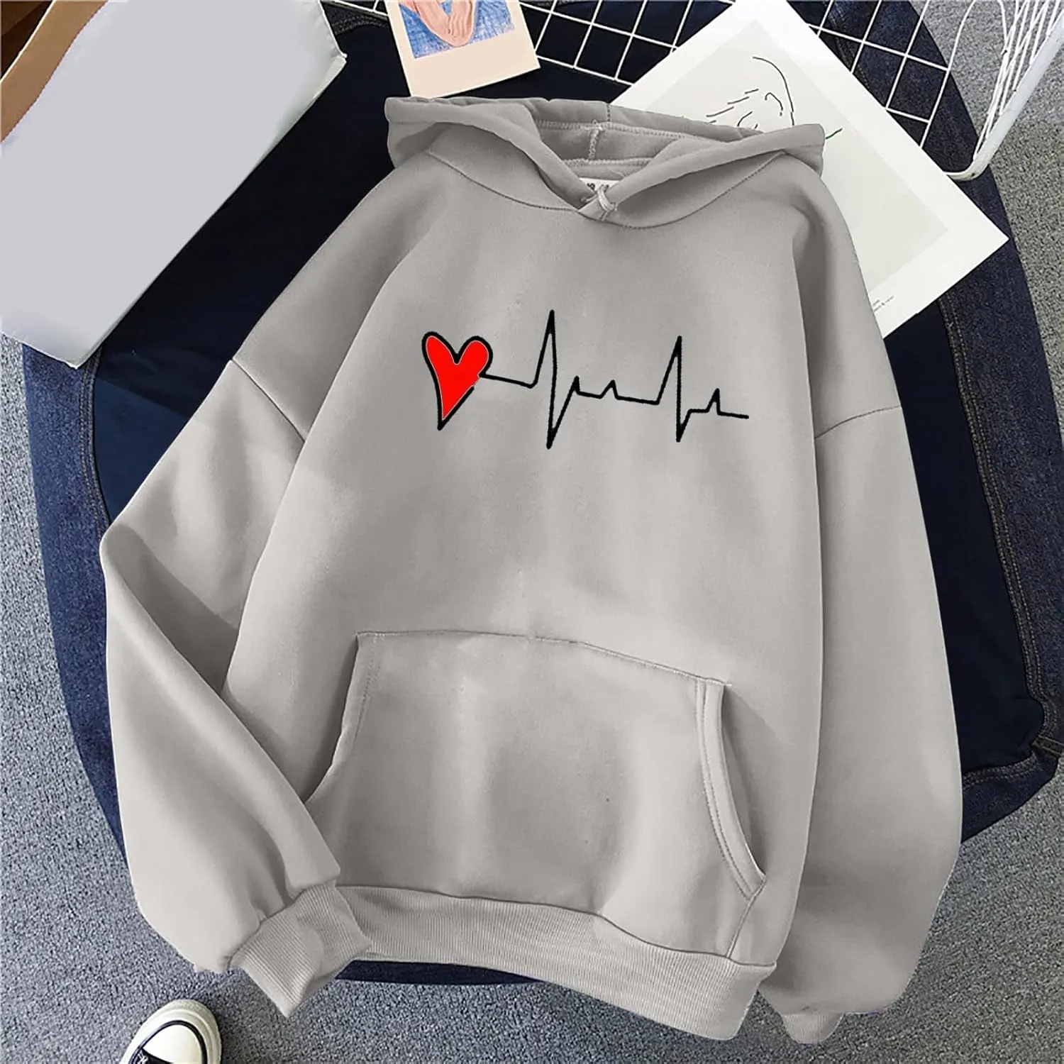 Women's Cute Heart Print Hooded Sweatshirts With Pockets Long Sleeve Hoodies Athletic Workout Pullover Y2K Clothes
